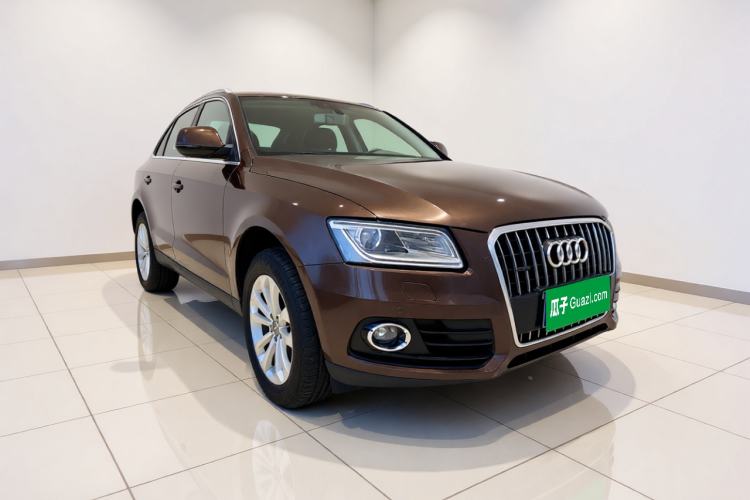 Used Audi Q5 2015 40 TFSI Technology Edition Front Right 45 Deg