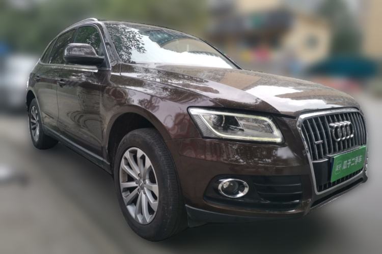 Used Audi Q5 2015 40 TFSI Technology Edition Front Right 45 Deg