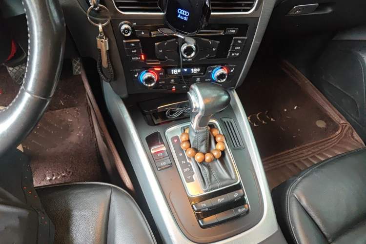Used Audi Q5 2015 40 TFSI Technology Edition Gear Lever