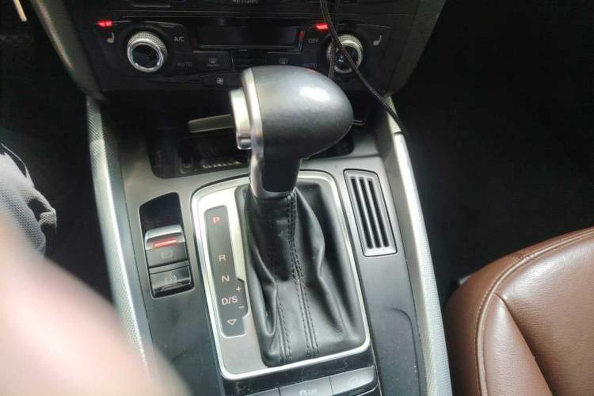 Used Audi Q5 2015 40 TFSI Technology Edition Gear Lever