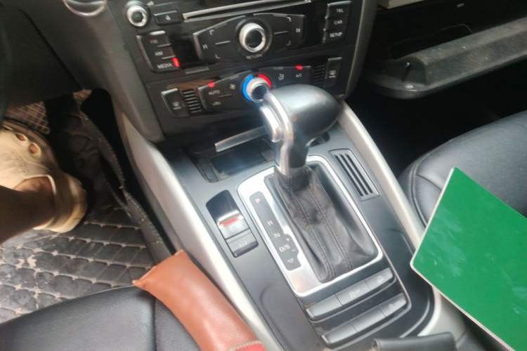 Used Audi Q5 2015 40 TFSI Technology Edition Gear Lever