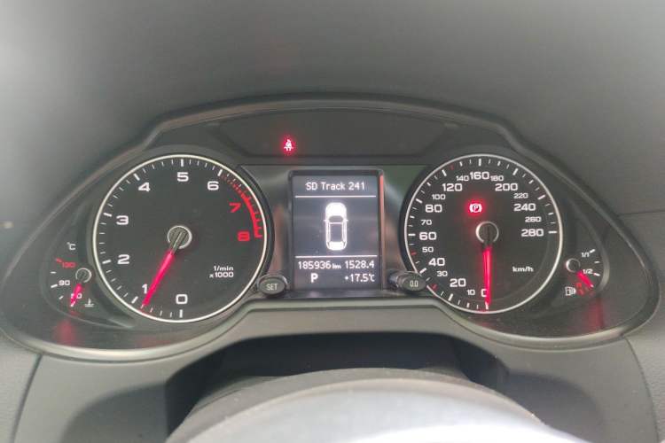 Used Audi Q5 2015 40 TFSI Technology Edition Instrument Cluster