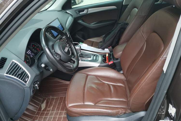 Used Audi Q5 2015 40 TFSI Technology Edition Left Front Seat