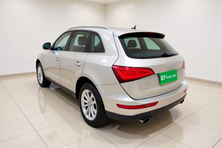 Used Audi Q5 2015 40 TFSI Technology Edition Rear Left 45 Deg