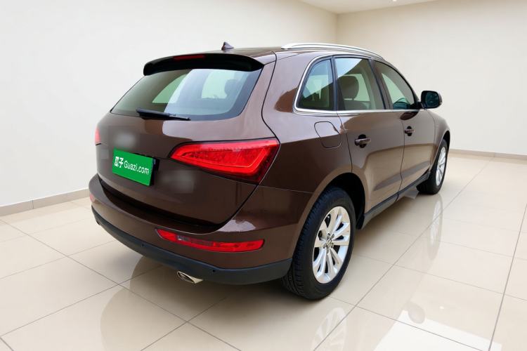 Used Audi Q5 2015 40 TFSI Technology Edition Rear Right 45 Deg