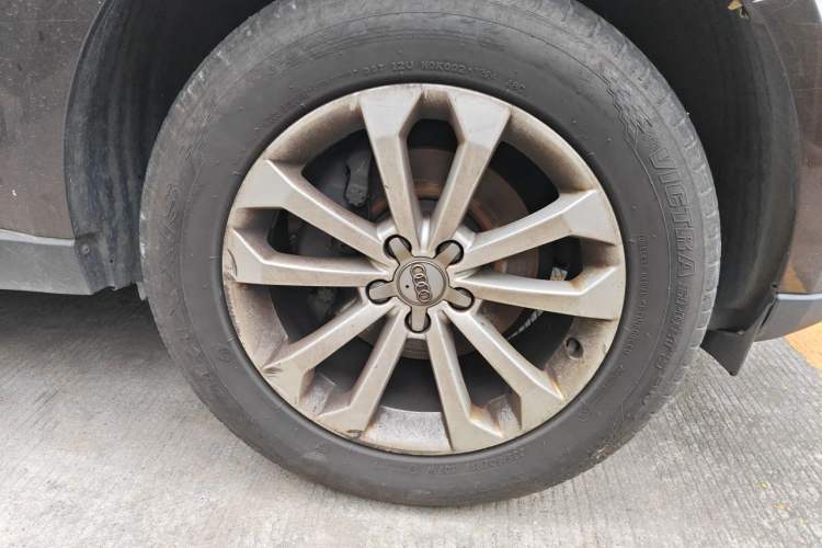 Used Audi Q5 2015 40 TFSI Technology Edition Right Front Wheel Hub