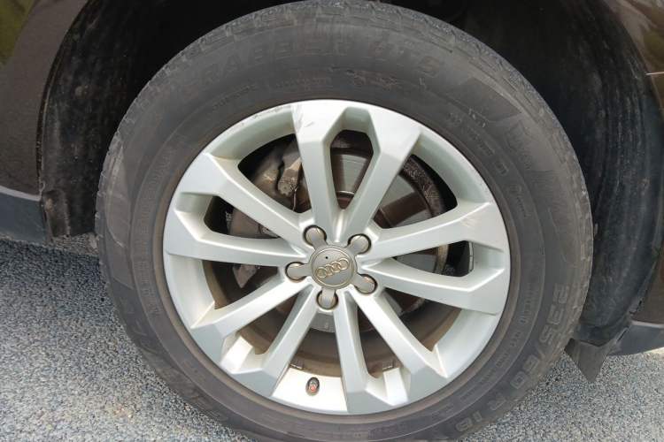 Used Audi Q5 2015 40 TFSI Technology Edition Right Front Wheel Hub