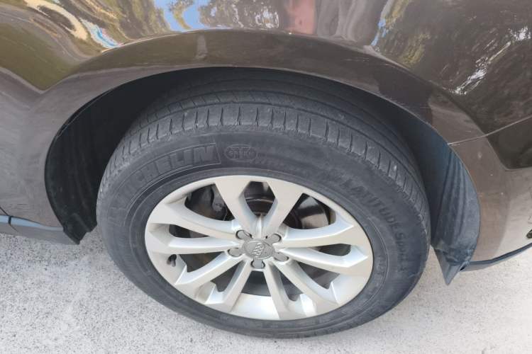 Used Audi Q5 2015 40 TFSI Technology Edition Right Front Wheel Hub