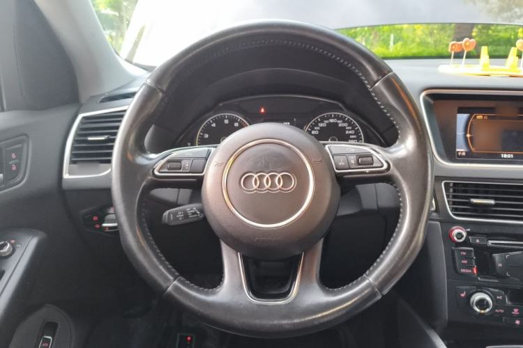 Used Audi Q5 2015 40 TFSI Technology Edition Steering Wheel