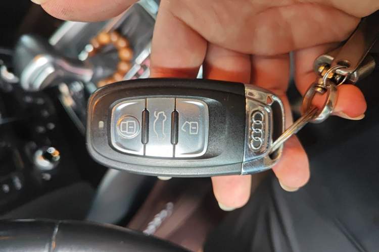 Used Audi Q5 2015 40 TFSI Technology Edition Vehicle Key
