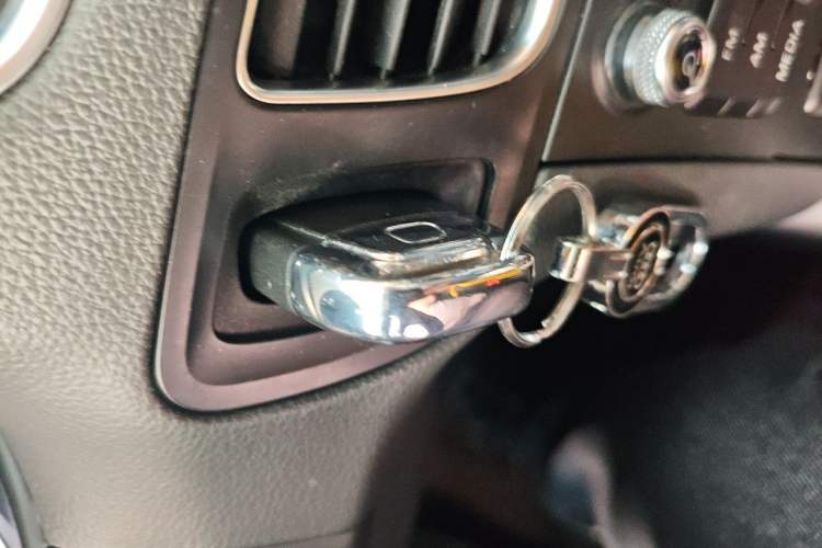 Used Audi Q5 2015 40 TFSI Trendy Edition Vehicle Key
