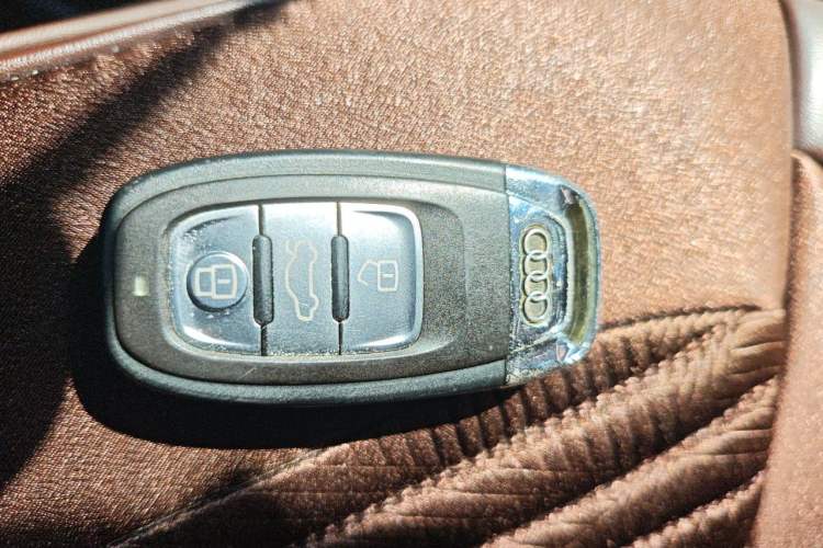 Used Audi Q5 2015 40 TFSI Trendy Edition Vehicle Key