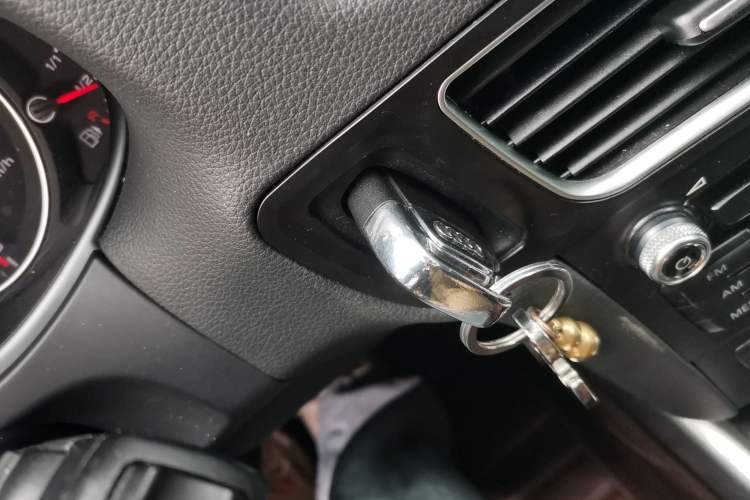 Used Audi Q5 2015 40 TFSI Technology Edition Vehicle Key