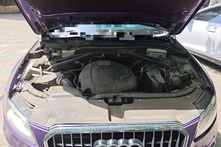 Used Audi Q5 2015 40 TFSI Comfort Model Engine Bay