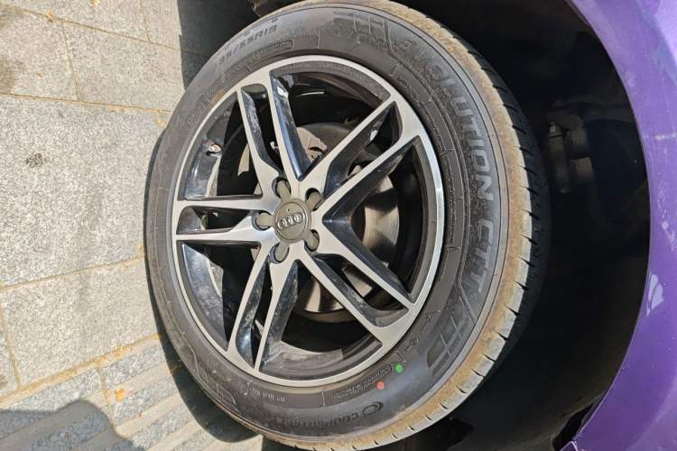 Used Audi Q5 2015 40 TFSI Comfort Model Right Front Wheel Hub