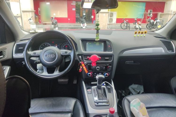 Used Audi Q5 2015 40 TFSI Technology Edition Center Console