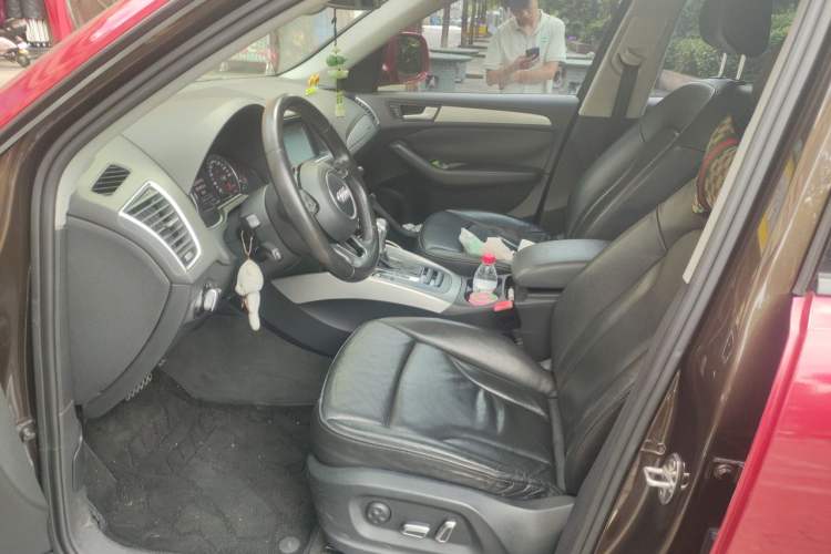 Used Audi Q5 2015 40 TFSI Technology Edition Driver Seat