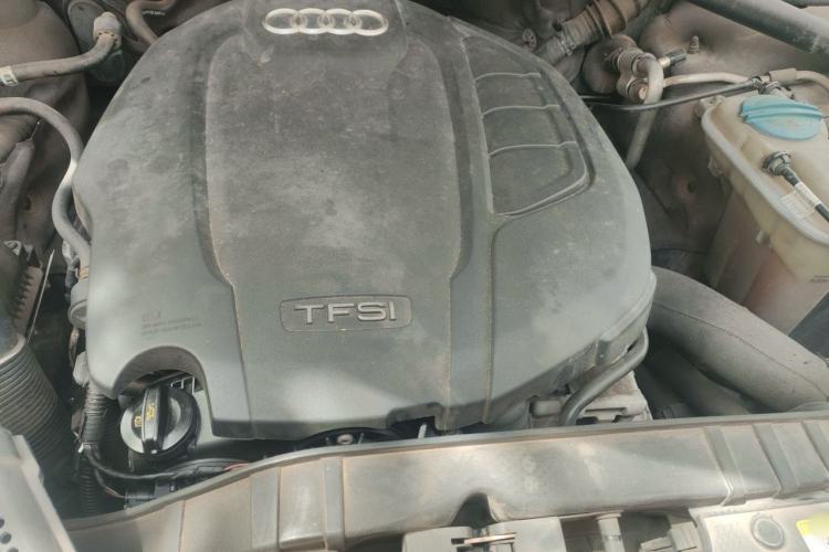 Used Audi Q5 2015 40 TFSI Technology Edition Engine Bay