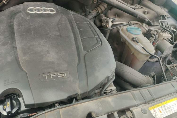 Used Audi Q5 2015 40 TFSI Technology Edition Engine Bay Left