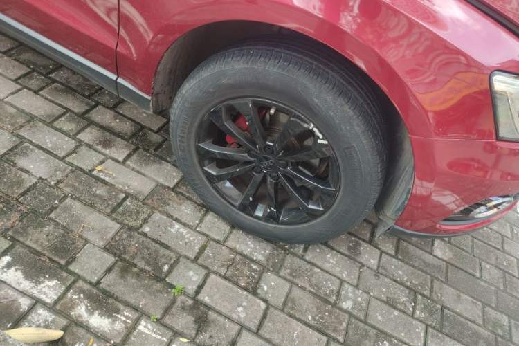 Used Audi Q5 2015 40 TFSI Technology Edition Right Front Wheel Hub