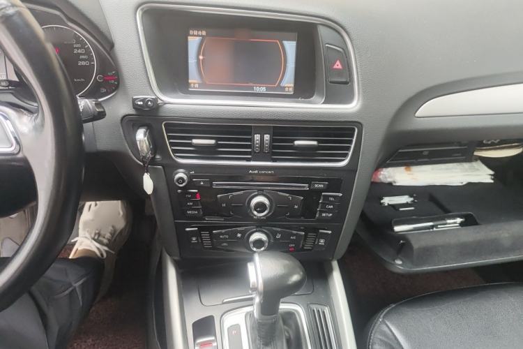 Used Audi Q5 2015 40 TFSI Trendy Edition Audio And AC Panel