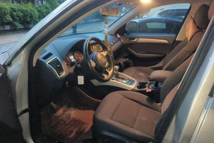 Used Audi Q5 2015 40 TFSI Trendy Edition Driver Seat