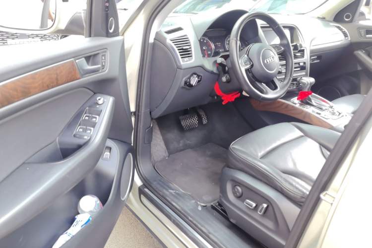 Used Audi Q5 2015 40 TFSI Comfort Model Driver Seat