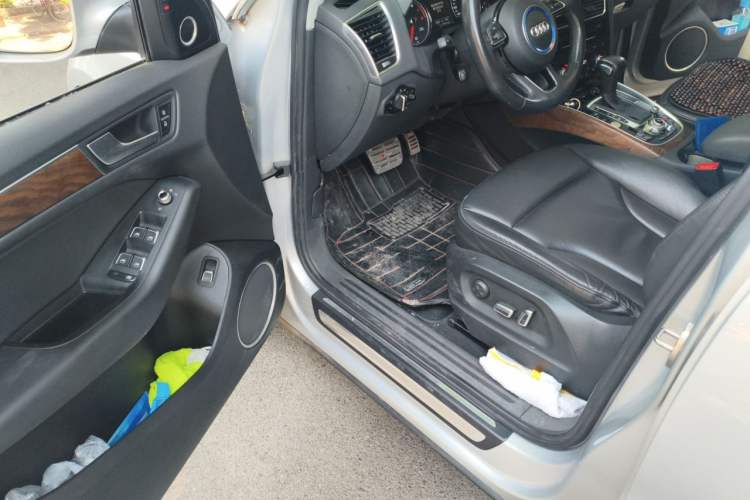 Used Audi Q5 2015 40 TFSI Comfort Model Driver Seat