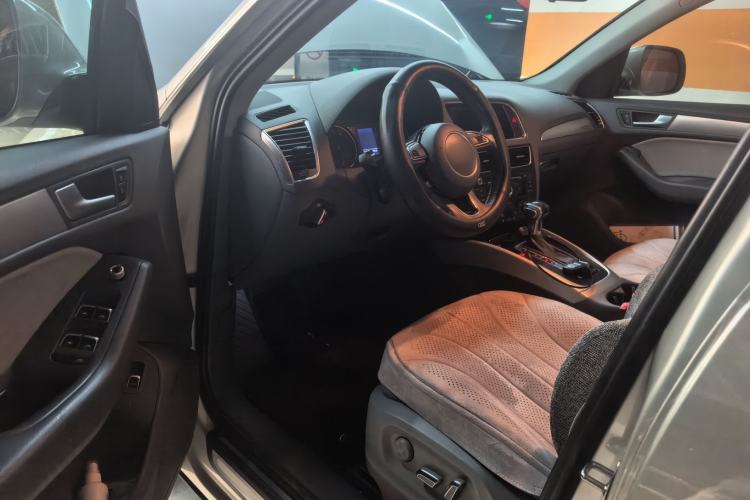 Used Audi Q5 2015 40 TFSI Technology Edition Driver Seat