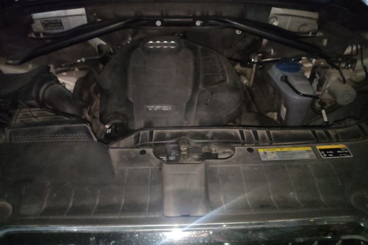 Used Audi Q5 2015 40 TFSI Technology Edition Engine Bay