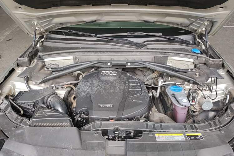 Used Audi Q5 2015 40 TFSI Trendy Edition Engine Bay