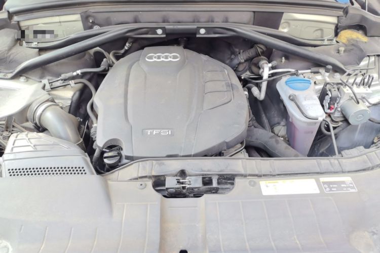Used Audi Q5 2015 40 TFSI Comfort Model Engine Bay