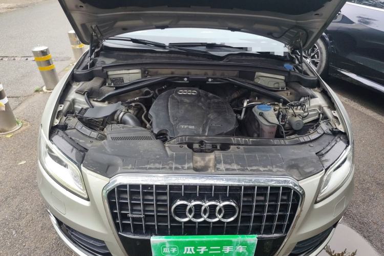 Used Audi Q5 2015 40 TFSI Comfort Model Engine Bay