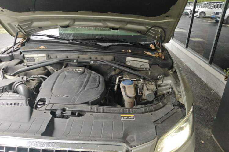 Used Audi Q5 2015 40 TFSI Dynamic Edition Engine Bay Left