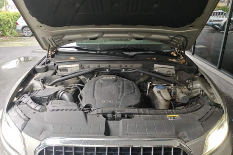 Used Audi Q5 2015 40 TFSI Dynamic Edition Engine Bay