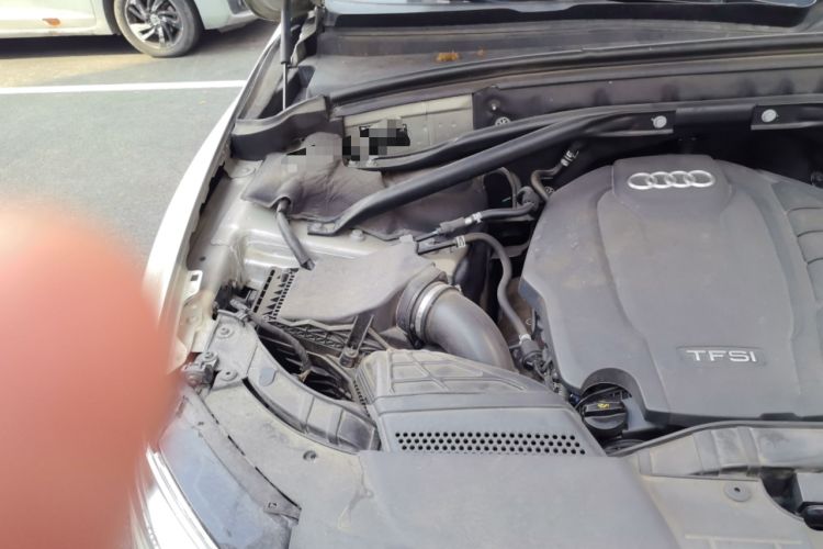Used Audi Q5 2015 40 TFSI Comfort Model Engine Bay Right