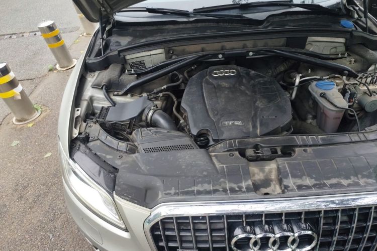 Used Audi Q5 2015 40 TFSI Comfort Model Engine Bay Right