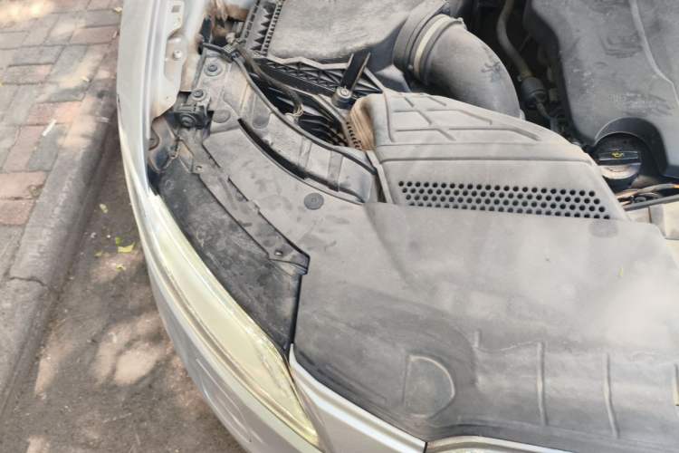 Used Audi Q5 2015 40 TFSI Comfort Model Engine Bay Right