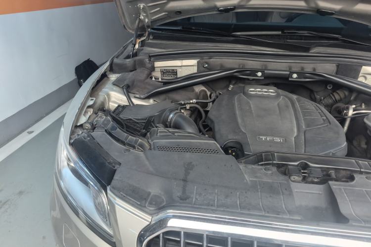 Used Audi Q5 2015 40 TFSI Technology Edition Engine Bay Right