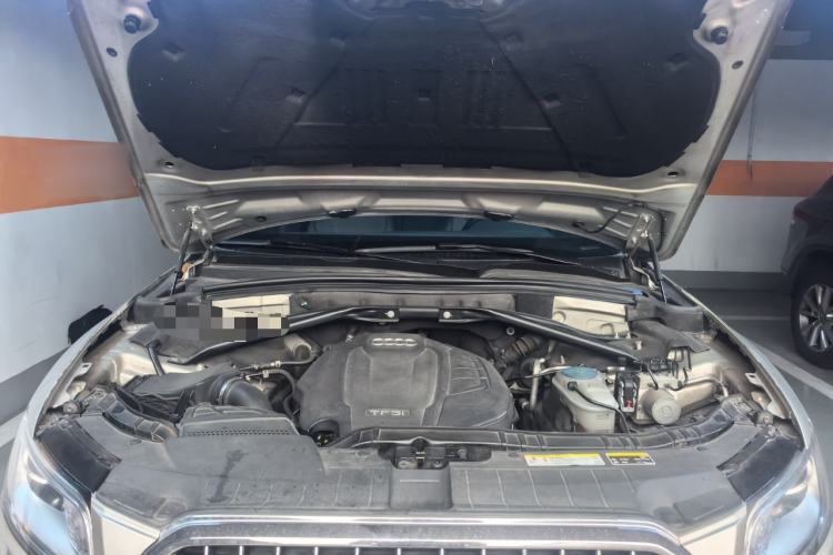 Used Audi Q5 2015 40 TFSI Technology Edition Engine Bay