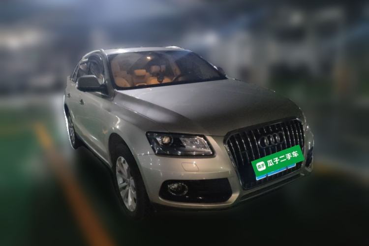 Used Audi Q5 2015 40 TFSI Technology Edition Front Right 45 Deg