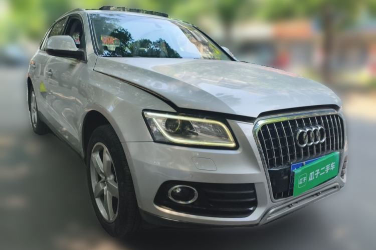 Used Audi Q5 2015 40 TFSI Comfort Model Front Right 45 Deg