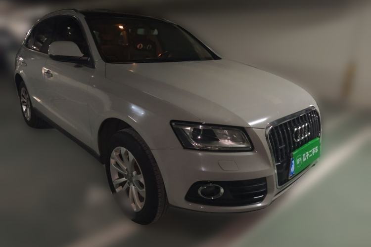 Used Audi Q5 2015 40 TFSI Technology Edition Front Right 45 Deg