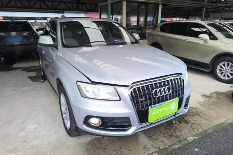 Used Audi Q5 2015 40 TFSI Technology Edition Front Right 45 Deg