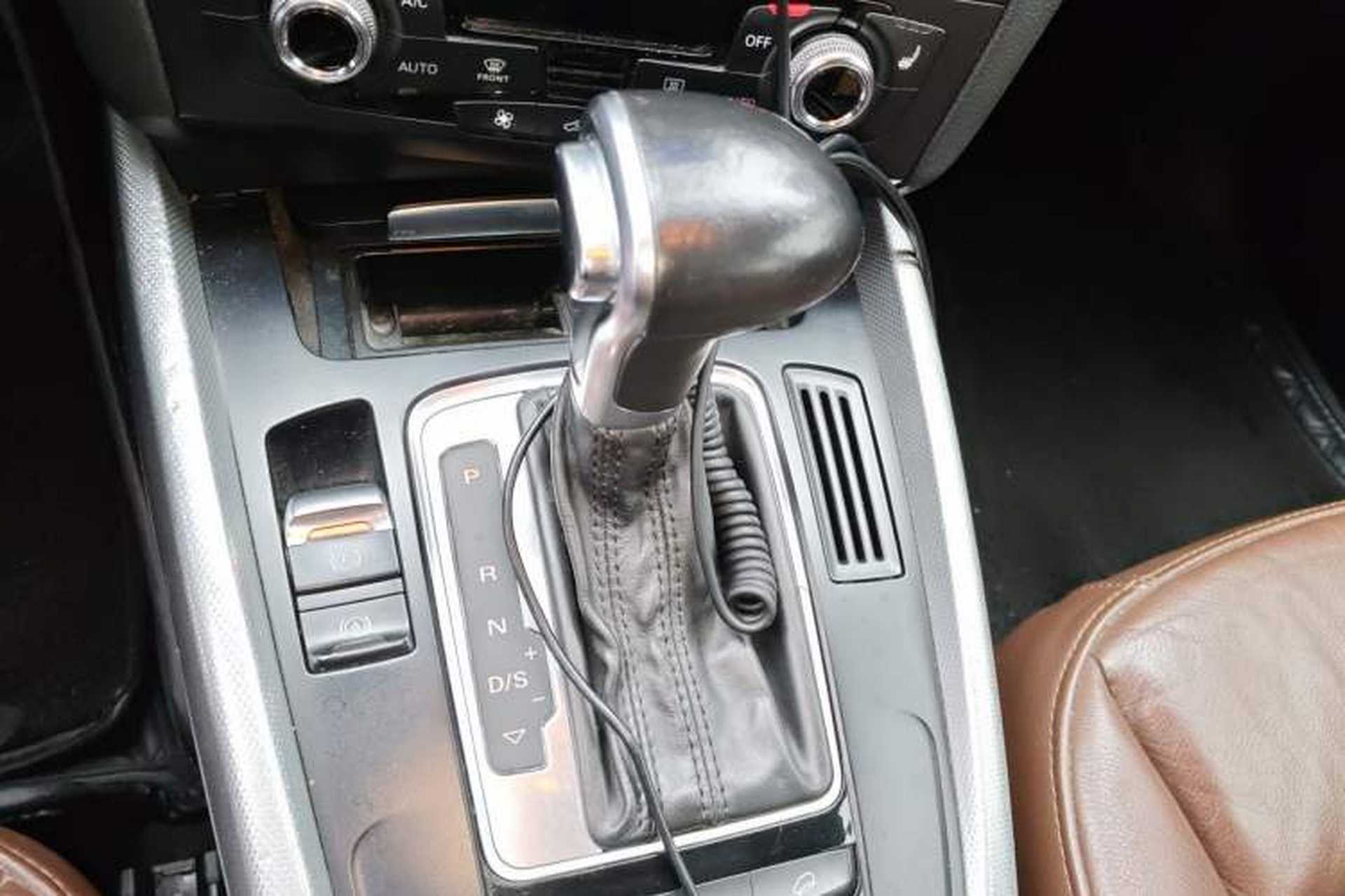 Used Audi Q5 2015 40 TFSI Technology Edition Gear Lever