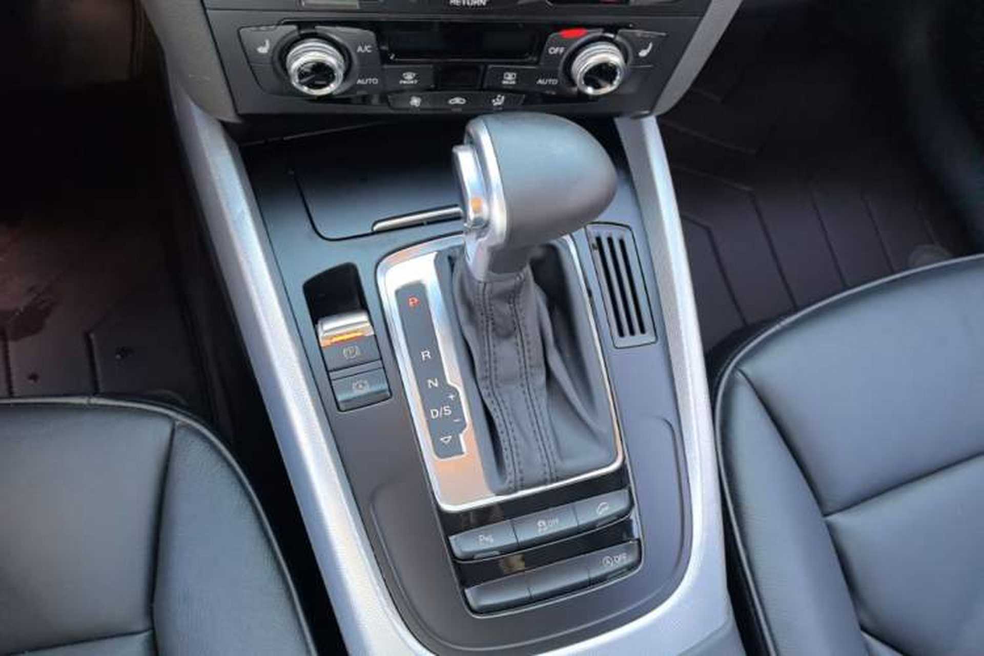 Used Audi Q5 2015 40 TFSI Technology Edition Gear Lever