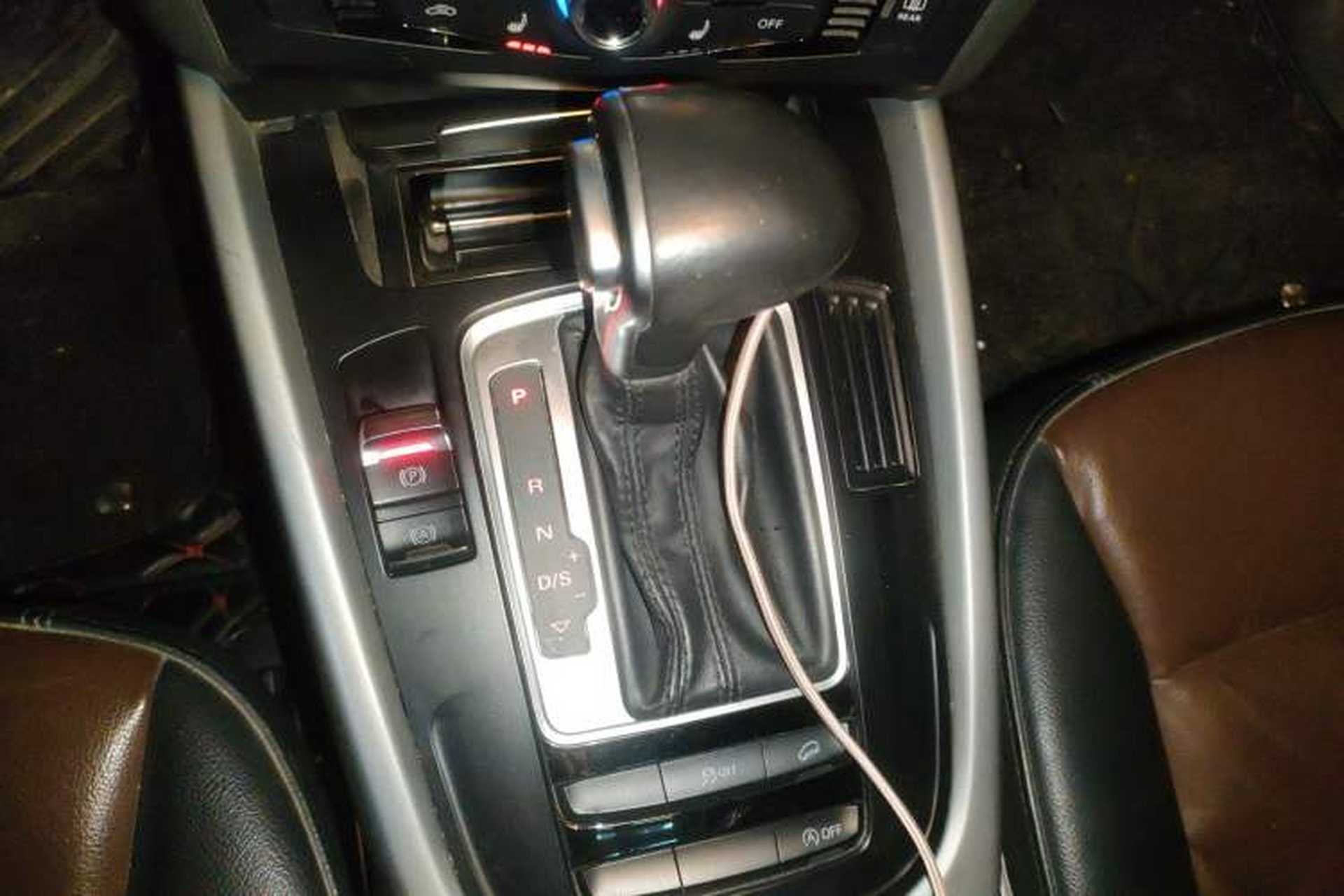 Used Audi Q5 2015 40 TFSI Trendy Edition Gear Lever