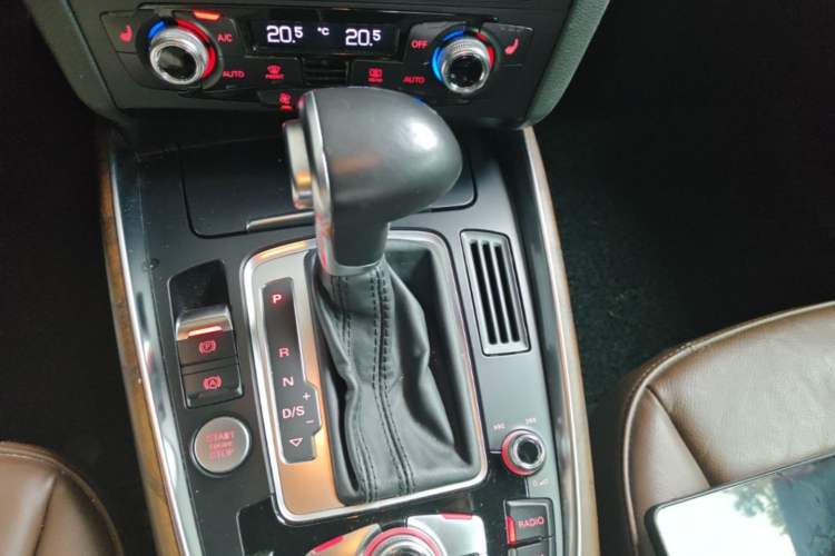 Used Audi Q5 2015 40 TFSI Dynamic Edition Gear Lever