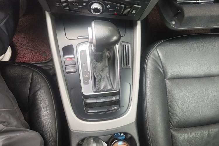 Used Audi Q5 2015 40 TFSI Trendy Edition Gear Lever