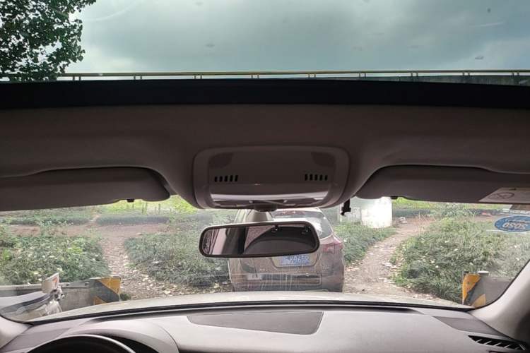 Used Audi Q5 2015 40 TFSI Trendy Edition Headliner